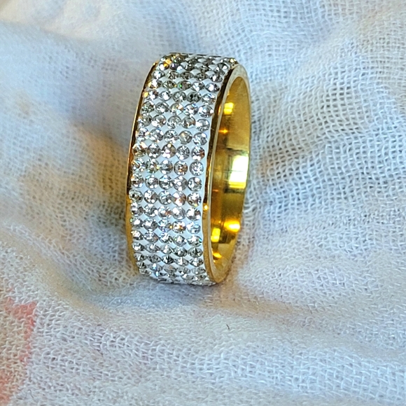 Fashion Rhinestone Ring 7.5 - Picture 2 of 6